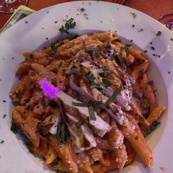 Lips - Florida - Chicken penne with vodka sauce - Bars Near Me - Oakland Park, Florida