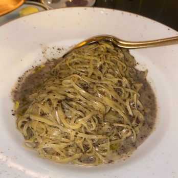 JNcQUOI - Spaghetti in truffle sauce - Portuguese Near Me - Lisbon, 11