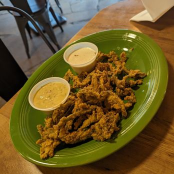 Del's Restaurant - Fried green chili pepper strips and 1/2lb green chili cheese burger. - Breakfast & Brunch Near Me - Tucumcari, New Mexico