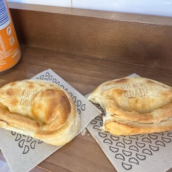 Malvón - Empanadas Near Me - València, V Malvón - Empanadas Near Me - València, V