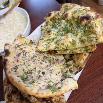Desi Dhaba - Onion Garlic Mix Naan - Indian Near Me - Sunnyvale, California Desi Dhaba - Onion Garlic Mix Naan - Indian Near Me - Sunnyvale, California