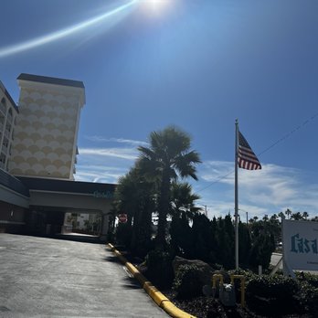 Bluegreen Vacations Casa del Mar, Ascend Resort Collection - Front of resort - Hotels Near Me - Ormond Beach, Florida