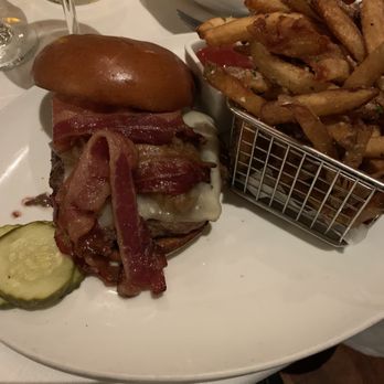 Square Cafe - square cafe burger - New American Near Me - Hingham, Massachusetts
