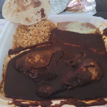 Tamales Don Misael - Chicken mole - Mexican Near Me - Lyons, Illinois