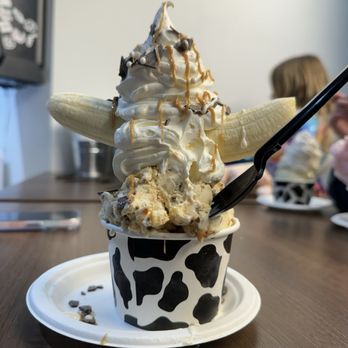 The Yard Milkshake Bar - Fluffer Nutter Bowl - Desserts Near Me - Orem, Utah