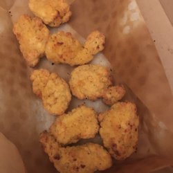 Domino's Pizza - Tasted freezer burnt, no flavor.. not worth $7..