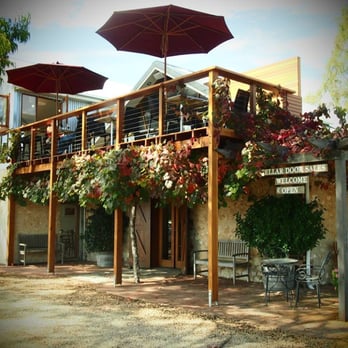 Lake Breeze Winery - Autumn leaves at Lake Breeze - Wineries Near Me - Langhorne Creek, SA