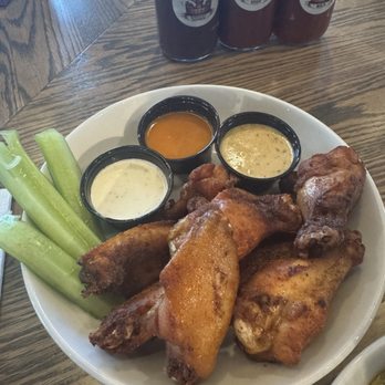 Mr Pigs Smokery - Wings - Cocktail Bars Near Me - Shakopee, Minnesota Mr Pigs Smokery - Wings - Cocktail Bars Near Me - Shakopee, Minnesota