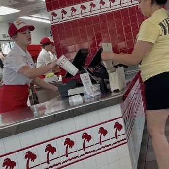 In-N-Out Burger - Counter girl with her fingers in customers cups... her name on my receipt was River - Fast Food Near Me - The Colony, Texas