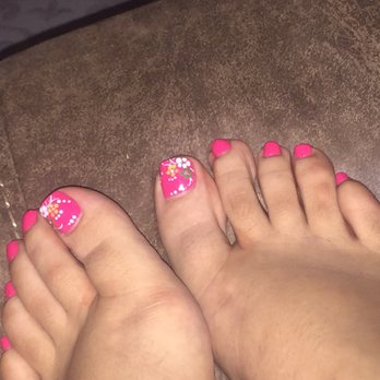 Atelier Nails & Spa - Pedi with nail art - Nail Salons Near Me - Pflugerville, Texas