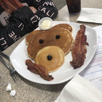 Rainbow Cafe - Teddy bear pancakes - Breakfast & Brunch Near Me - Auburn, Washington
