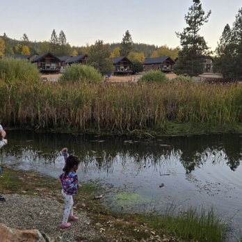 Firefall Ranch Yosemite - The pond - Hotels Near Me - Groveland, California