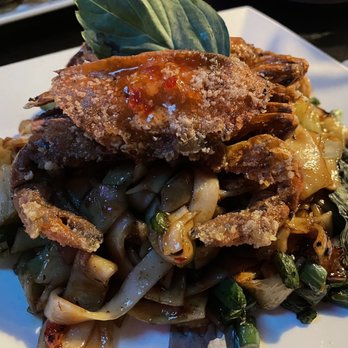 Rajanee Thai Haleiwa - Drunken noodles with soft shell crab - Thai Near Me - Haleiwa, Hawaii Rajanee Thai Haleiwa - Drunken noodles with soft shell crab - Thai Near Me - Haleiwa, Hawaii