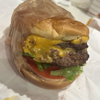 In-N-Out Burger - Fast Food Near Me - Northridge, California
