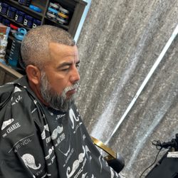 Loren’s Barber Salón