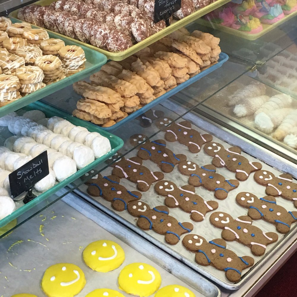 Wilson's Bakery - Bakeries Near Me - Warner Robins, Georgia