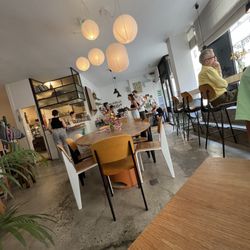 Época - Dining area