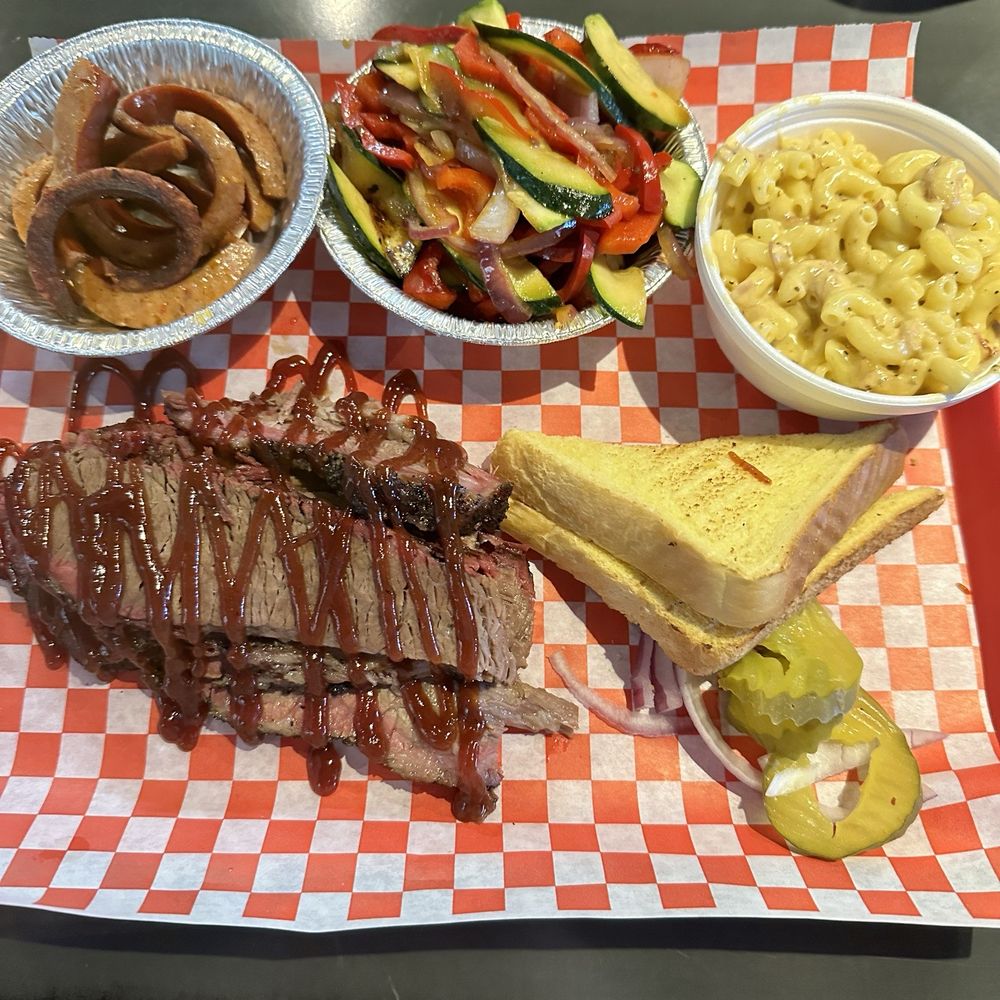 Danny's BBQ - Brisket plate with peppers, mac and cheese and a side of sausage. - Barbeque Near Me - Silverdale, Washington Danny's BBQ - Brisket plate with peppers, mac and cheese and a side of sausage. - Barbeque Near Me - Silverdale, Washington