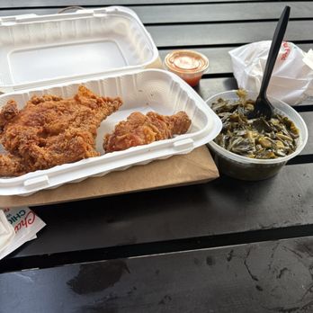 Charles Pan Fried Chicken - Classic combo - Soul Food Near Me - New York, New York Charles Pan Fried Chicken - Classic combo - Soul Food Near Me - New York, New York