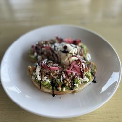 L'atelier de Paris - Avocado Toast | Poached Egg