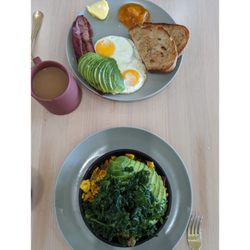 Beautiful Day - Eggs & Toast  + bacon & avocado // Breakfast Hash + tofu scramble & avocado