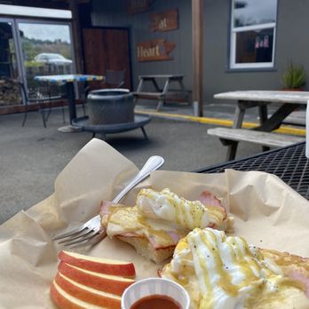 Beachcomber Cafe - Cafes Near Me - Trinidad, California