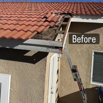 Termite Troopers - Back wall was getting a lot of moisture. The tiles were removed and found no felt paper. - Pest Control Near Me - Colton, California Termite Troopers - Back wall was getting a lot of moisture. The tiles were removed and found no felt paper. - Pest Control Near Me - Colton, California