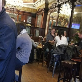 Flying Horse - Pubs Near Me - London, XGL