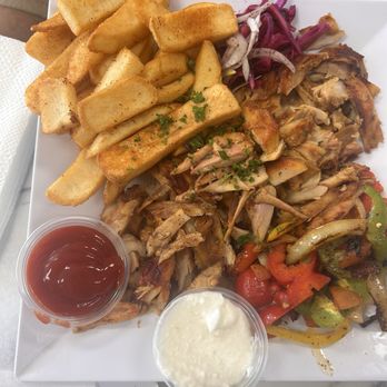 Simply Pita - Chicken plate with DELICIOUS grilled veggies. - Falafel Near Me - Fresno, California