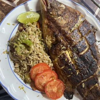 Los Abuelos - Fried snapper - Mexican Near Me - Isla Mujeres, ROO