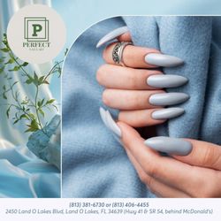 Perfect Nail Art - Flaunt chic long almond blue nails this summer!