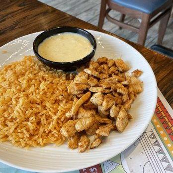 El Trompo - Kids Grilled chicken with rice and side of queso dip. - Mexican Near Me - Mason, Ohio
