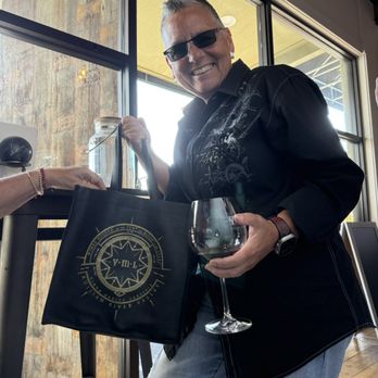 VML - My bestie - Wine Tasting Room Near Me - Healdsburg, California VML - My bestie - Wine Tasting Room Near Me - Healdsburg, California