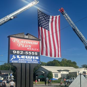 Lewis Auction - Auction Houses Near Me - Elizabethtown, Kentucky