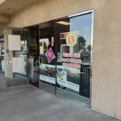 Wing Hip Fung Herbal & Ginseng - Front of the store.