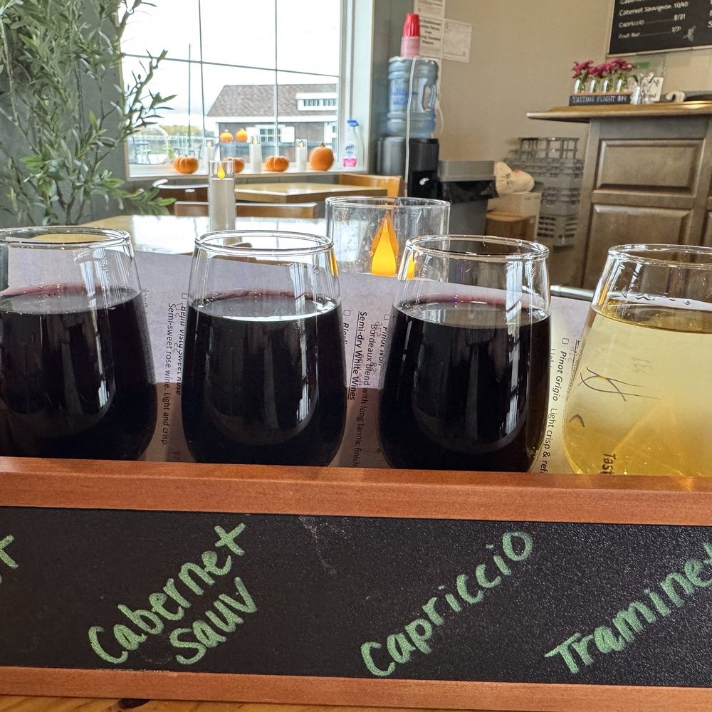 Bella Vista Winery - Wine flight nicely presented - Wineries Near Me - Webberville, Michigan Bella Vista Winery - Wine flight nicely presented - Wineries Near Me - Webberville, Michigan