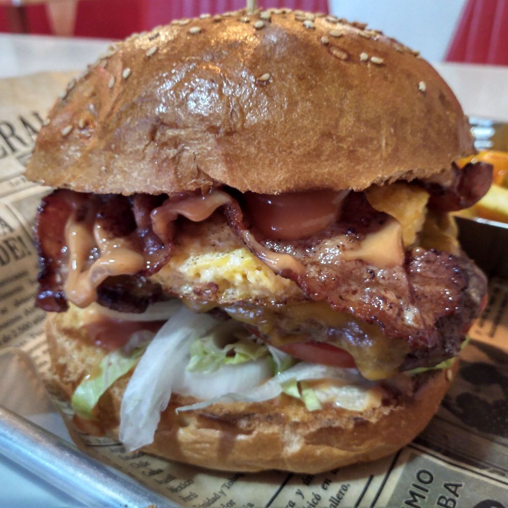 High Five - Bacon cheeseburger with extra egg - International Near Me - Pforzheim, BW