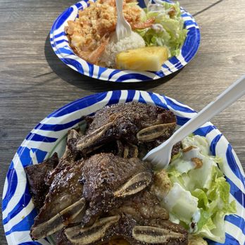 Big Wave Shrimp - Kalbi + Garlic shrimp - Seafood Near Me - Haleiwa, Hawaii