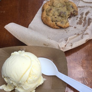 Bendy's Cookies & Cream - Orange Creme scoop and chocolate chip cookie on the side! - Food Trucks Near Me - Vestavia, Alabama