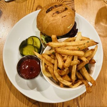 Meadowsweet - Fried Chicken Sandwich - New American Near Me - Brooklyn, New York