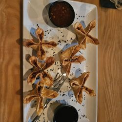 Schaendorf Brewing Company - Appetizer special - crab Rangoon