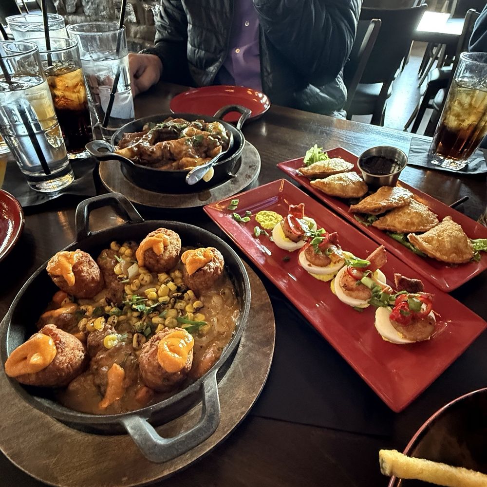 Pulled pork mac & cheese, duck wontons, deviled eggs and loaded tator tots Pulled pork mac & cheese, duck wontons, deviled eggs and loaded tator tots