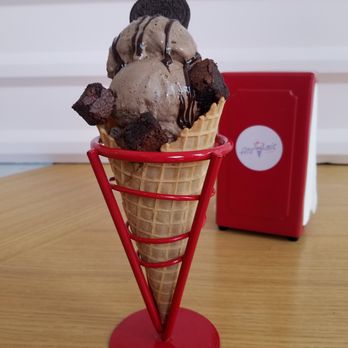 Atomic Creamery - (Chocolate) ^3 - Ice Cream & Frozen Yogurt Near Me - Newport Beach, California