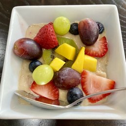FERENY * Cardamom pudding with fresh fruits FERENY * Cardamom pudding with fresh fruits
