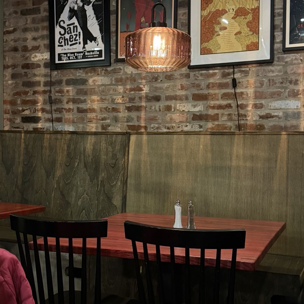 Barren Fork Brew - Moody Vibes - American Near Me - McMinnville, Tennessee