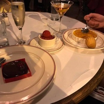 Le Diplomate - Palet chocolat-framboise and creme brulee - Brasseries Near Me - Washington, DC, District of Columbia Le Diplomate - Palet chocolat-framboise and creme brulee - Brasseries Near Me - Washington, DC, District of Columbia