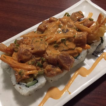 Ginza Sushi - Ginza special maki. I don't even know what's on top of this.. - Sushi Bars Near Me - Honolulu, Hawaii