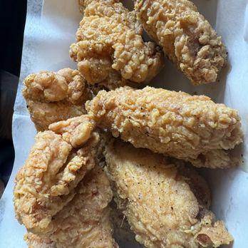 Boiling Catch - Fried Wings (8) - Cajun/Creole Near Me - Brockton, Massachusetts