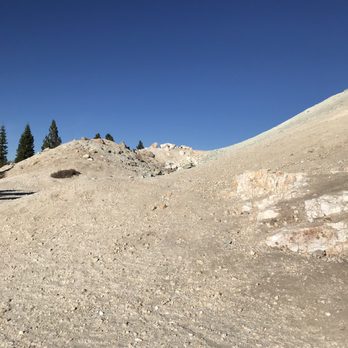 Crystal Mine - Crystals and Quartz everywhere - Hiking Near Me Crystal Mine - Crystals and Quartz everywhere - Hiking Near Me