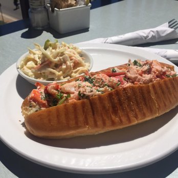Savvy Sailor - lobster roll ! - Canadian (New) Near Me - Lunenburg, Nova Scotia